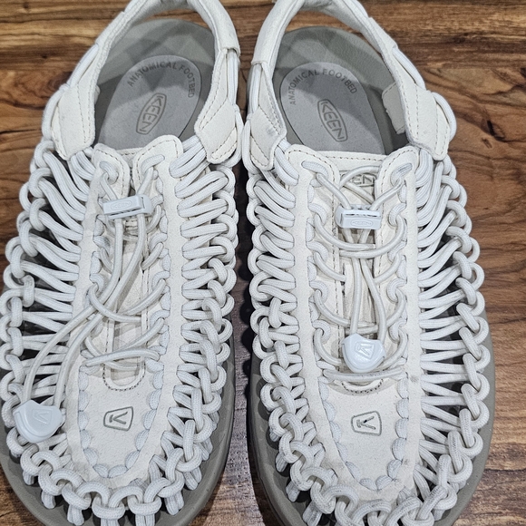 Keen UNEEK White Athletic Shoes - Picture 2 of 5